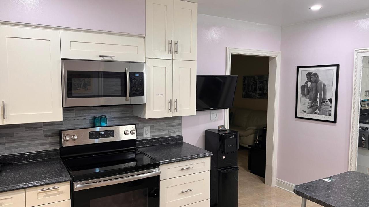 Billy'S Resort- Men Only - Solo Hombres Wilton Manors Extérieur photo