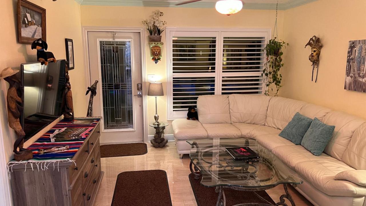 Billy'S Resort- Men Only - Solo Hombres Wilton Manors Extérieur photo