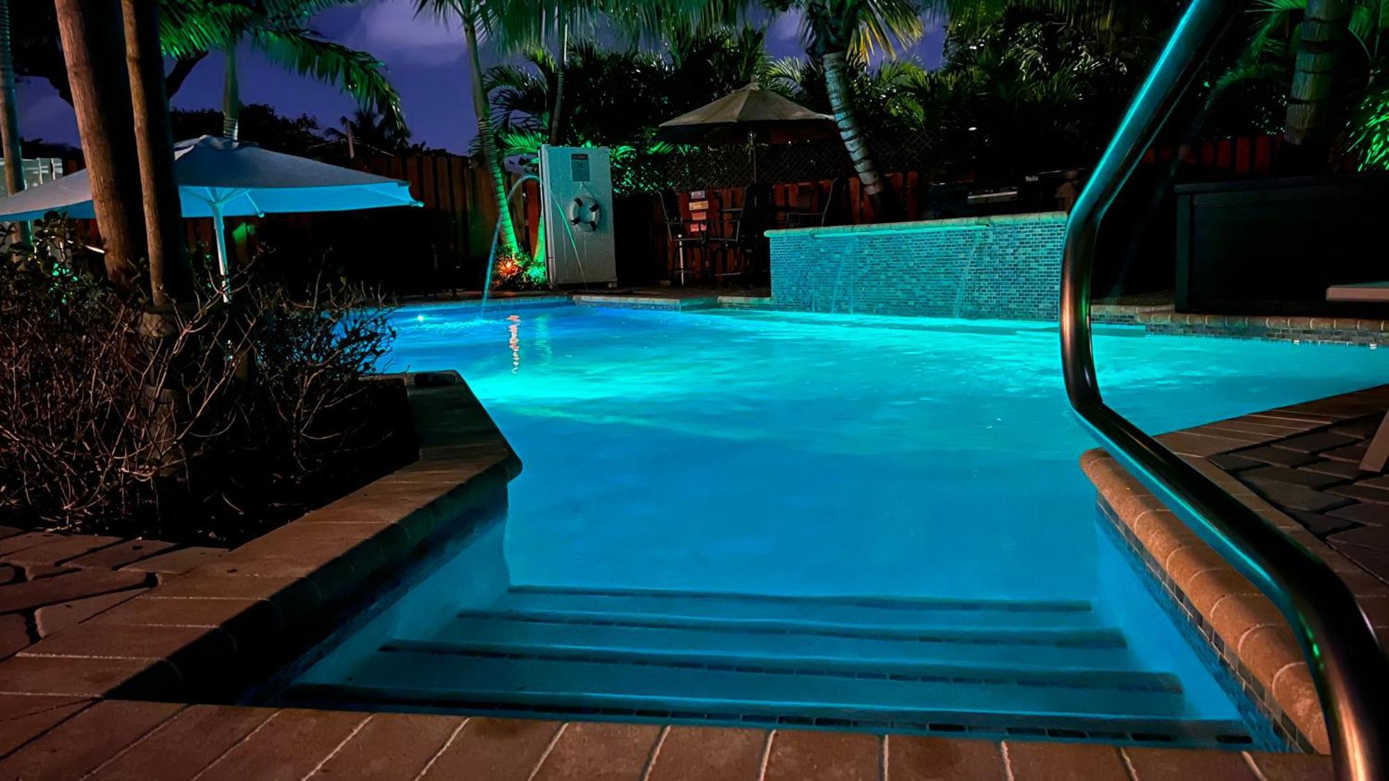Billy'S Resort- Men Only - Solo Hombres Wilton Manors Extérieur photo