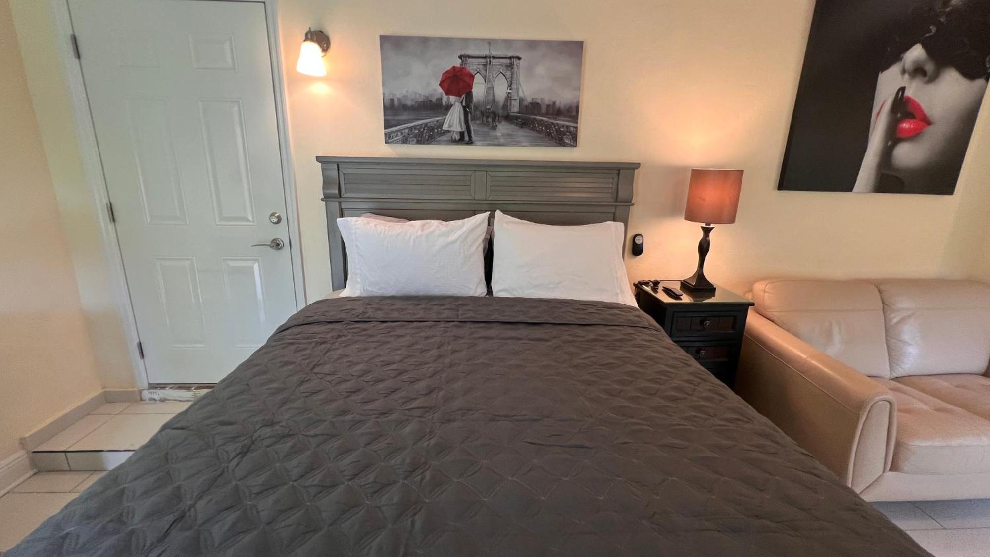 Billy'S Resort- Men Only - Solo Hombres Wilton Manors Extérieur photo